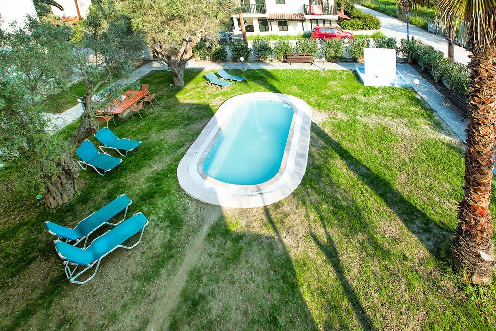 Lemon Garden Apartment Pefkochori Bagian luar foto